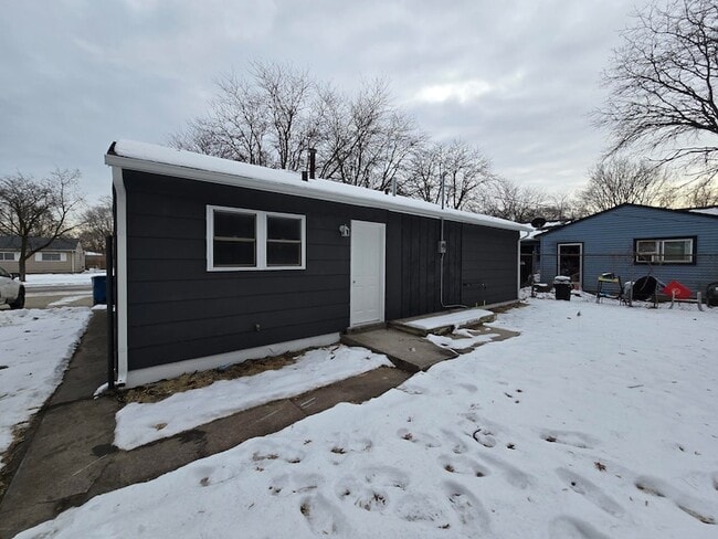 Building Photo - 1044 Hobart St