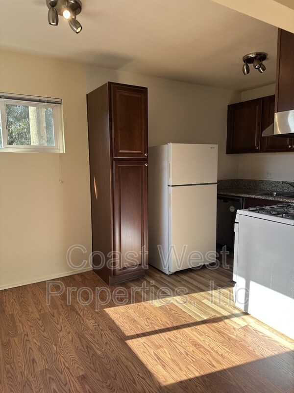 Building Photo - 4566 Maryland St