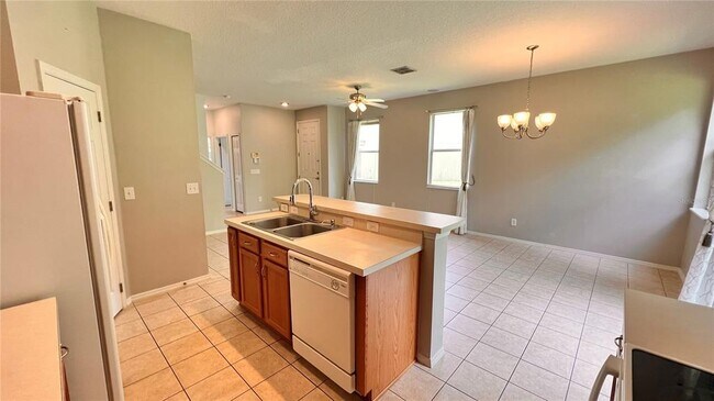 Building Photo - 612 Old Pine Ct