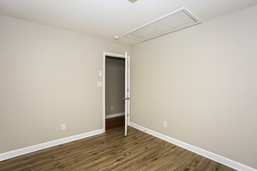 Building Photo - 1916 Harrison Park Dr