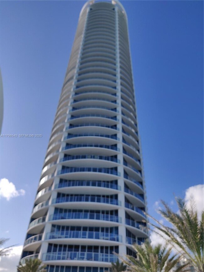 Building Photo - 3101 S Ocean Dr