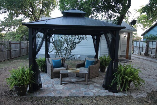 Building Photo - 4606 Wally Ave