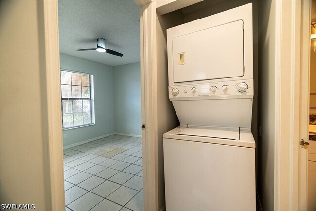 Building Photo - 5254 Treetops Dr