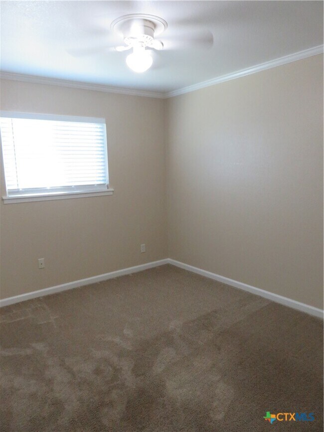 Building Photo - 1339 Mockingbird Ln