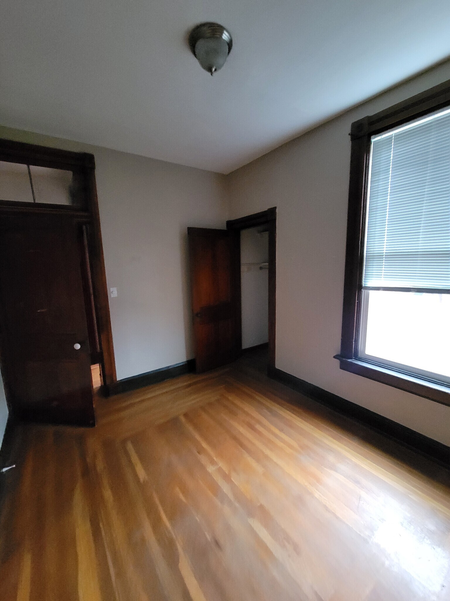 Building Photo - 416 6th Ave