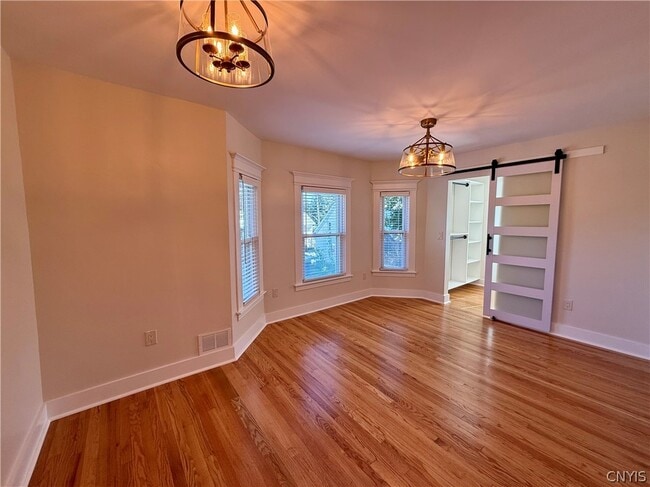 Building Photo - 11 Sanger Ave