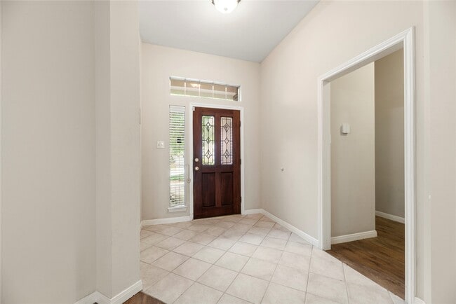 Building Photo - 11619 Cedarvale Ln