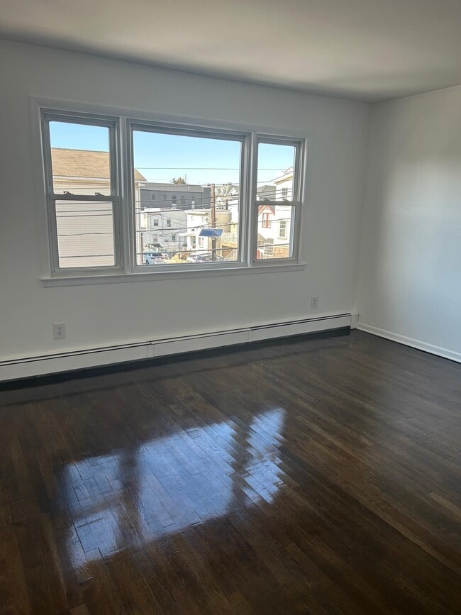 Building Photo - 4608 Grand Ave