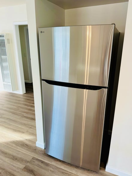 Building Photo - 20606 Raymond Ave