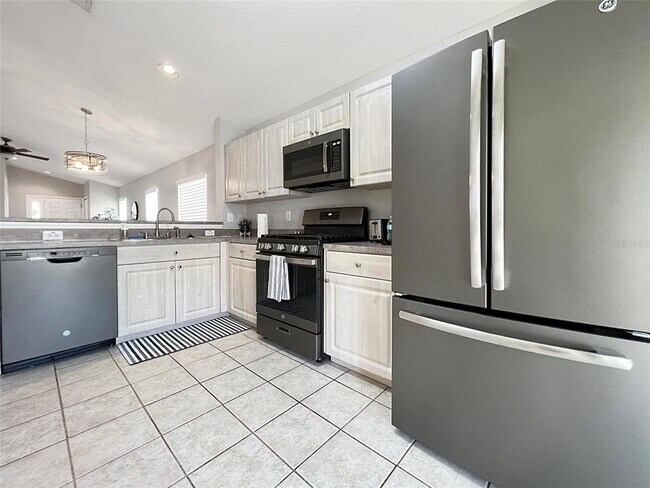 Building Photo - 24604 Siena Dr