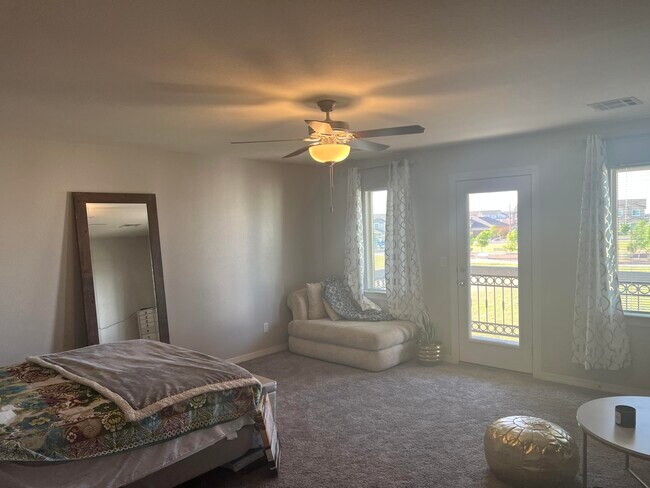 Building Photo - 4555 Marisabel Azcarate St