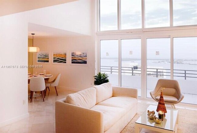 Building Photo - 151 SE 15th Rd