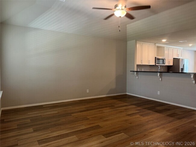 Building Photo - 13008 East 125th Place N