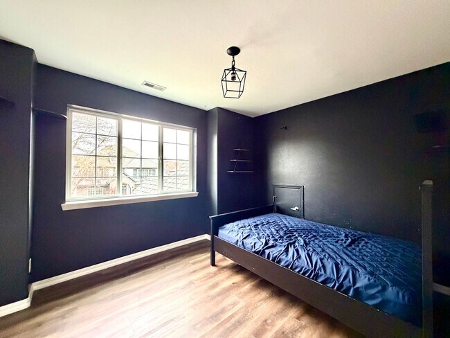 Building Photo - Beautiful Home in the Sought After Arbor Crossing Subdivision~ Soaring Windows with Great Natural...