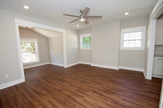 Building Photo - 2404 Jefferson Ave