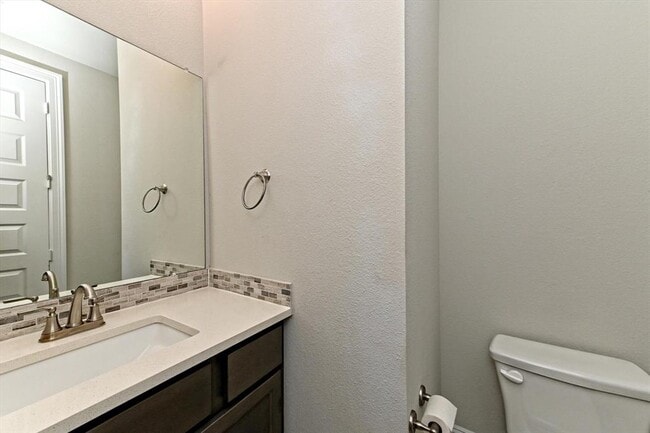 Building Photo - 208 Rocky View Ln