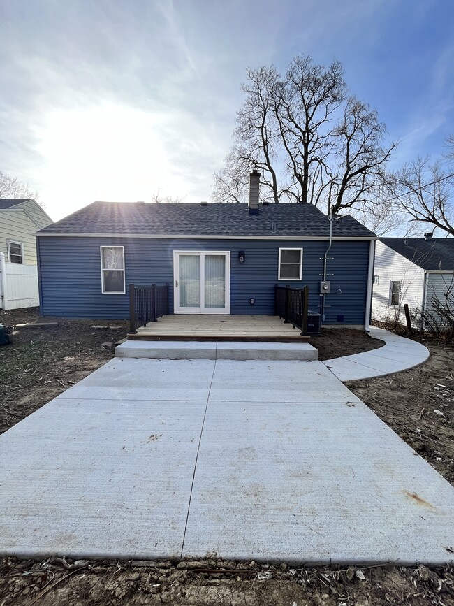 Building Photo - 7019 N 33rd St
