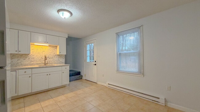 Building Photo - 1680 Center Groton Rd