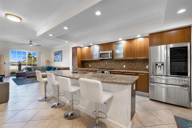 Building Photo - 4445 El Mar Dr