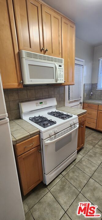 Building Photo - 1338 S Dunsmuir Ave