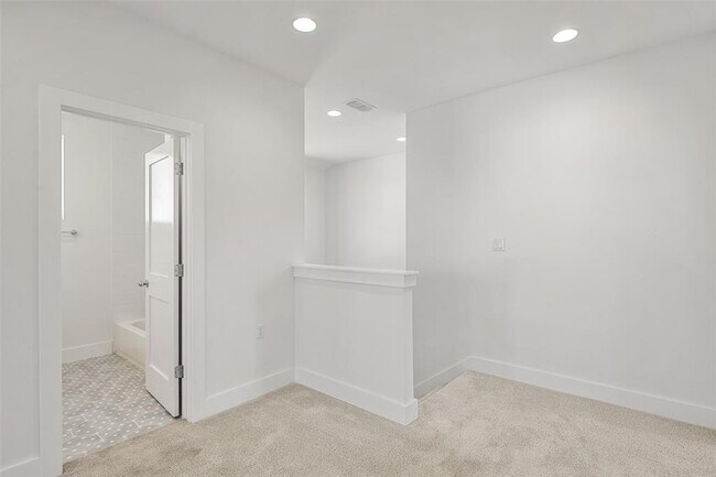 Building Photo - 711 Paleface Ranch Rd