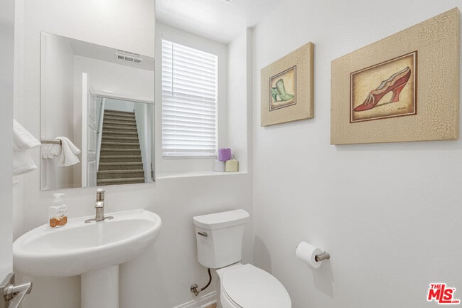 Building Photo - 768 Daniel Freeman Cir