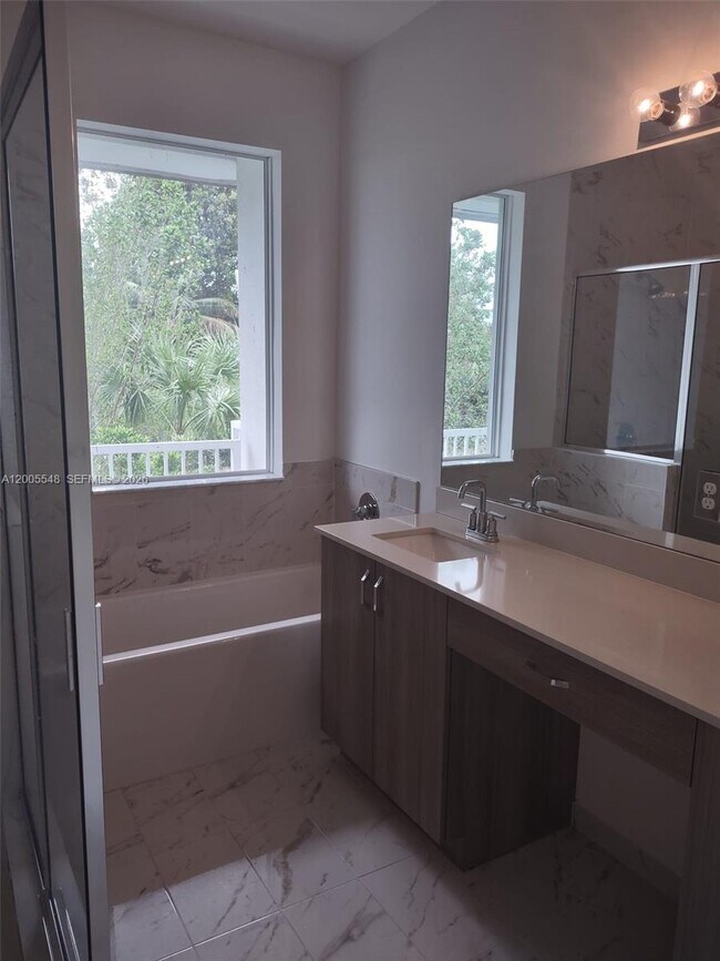 Building Photo - 640 Pioneer Way