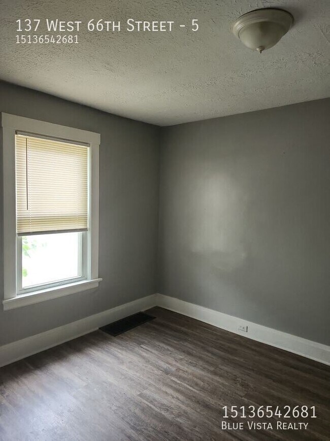 Building Photo - 137 W 66th St