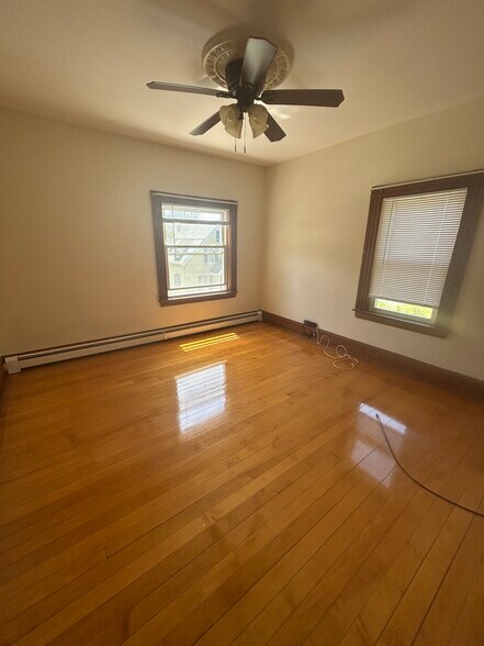 Building Photo - 22 Kingman Ave