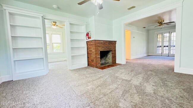 Building Photo - 215 Glenview Blvd