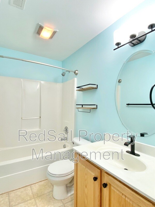 Building Photo - 5800 Montpelier Dr