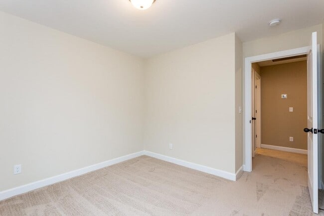 Building Photo - 2506 E Main St