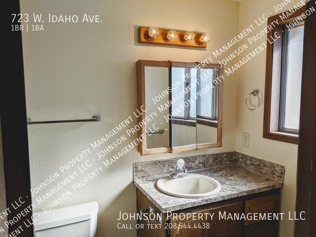 Building Photo - 723 W Idaho Ave