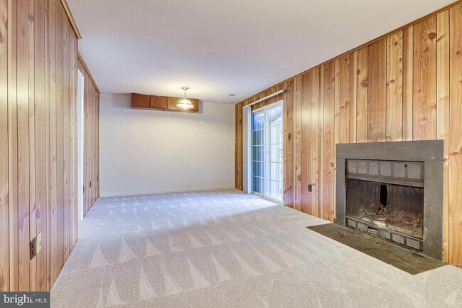 Building Photo - 3000 Winter Pine Ct
