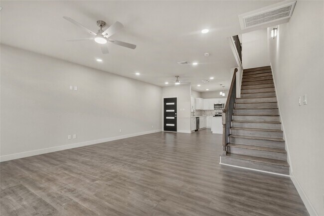 Building Photo - 8025 Virgil St