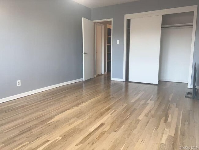 Building Photo - 207-09 35th Ave