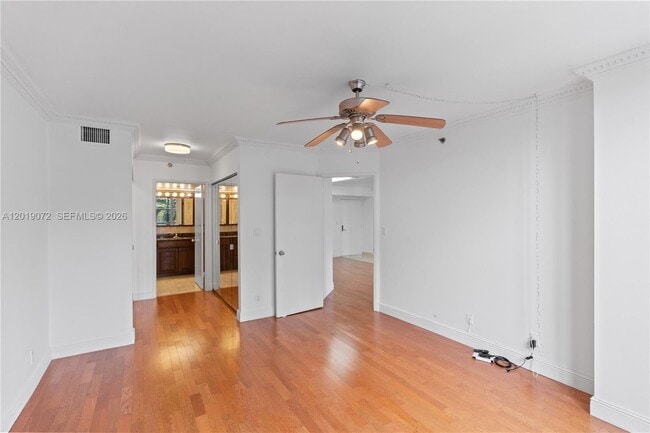 Building Photo - 3600 Mystic Pointe Dr