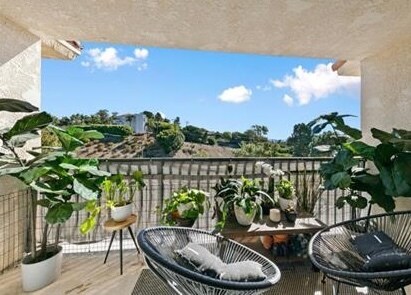 Building Photo - 6435 Kanan Dume Rd