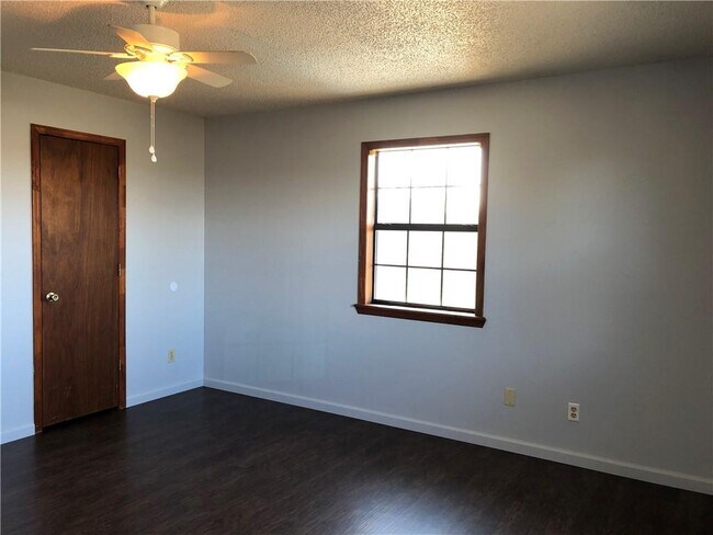 Building Photo - 12828 Trammel Dr