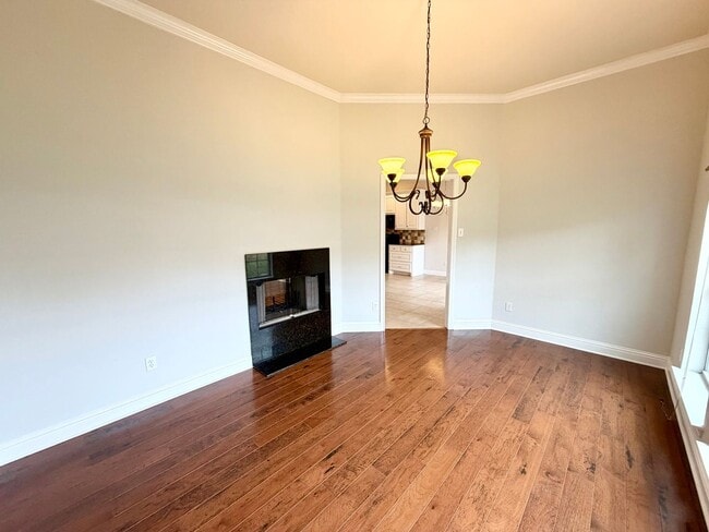 Building Photo - Spacious 3 Bed / 2 Bath Home in Midway ISD