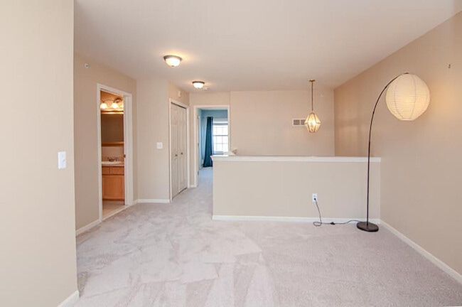 Building Photo - 448 Cherry Orchard Rd