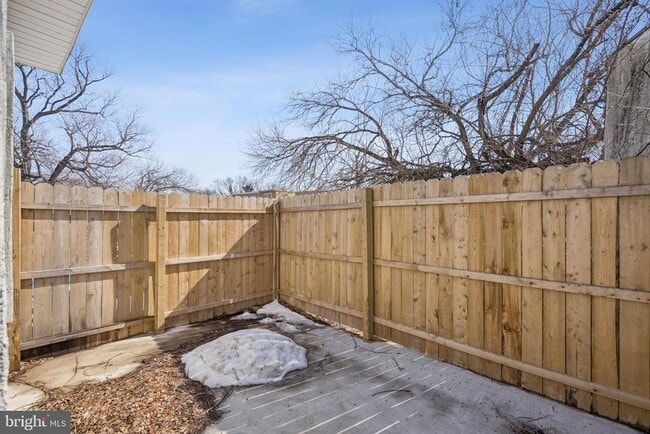 Building Photo - 746 Pine St