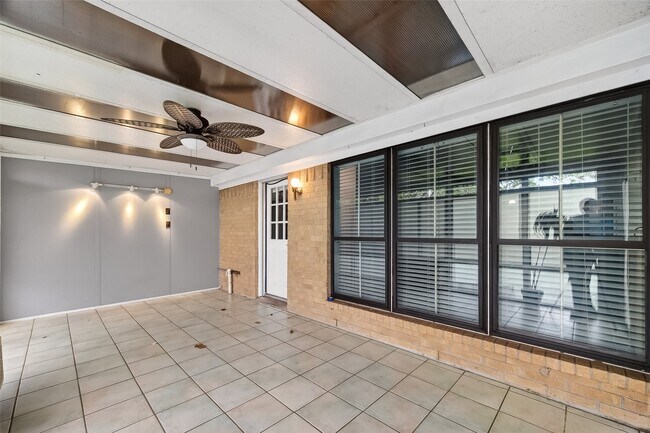 Building Photo - 319 Richvale Ln