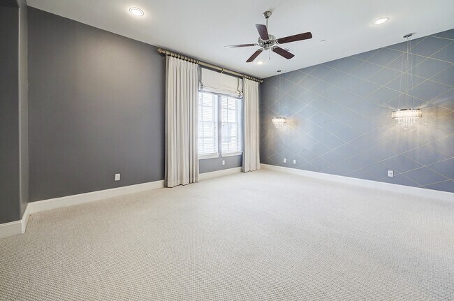 Building Photo - 1110 Thompson St