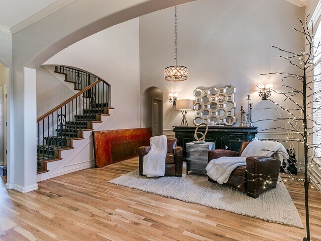 Building Photo - Gorgeous 2 Story Home In Bixby Schools!