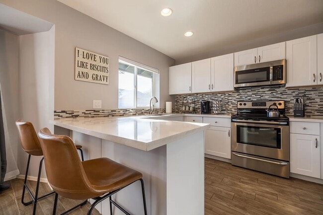 Building Photo - 709 W Vaughn St