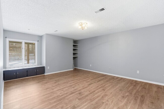 Building Photo - 3460 E Catalpa St