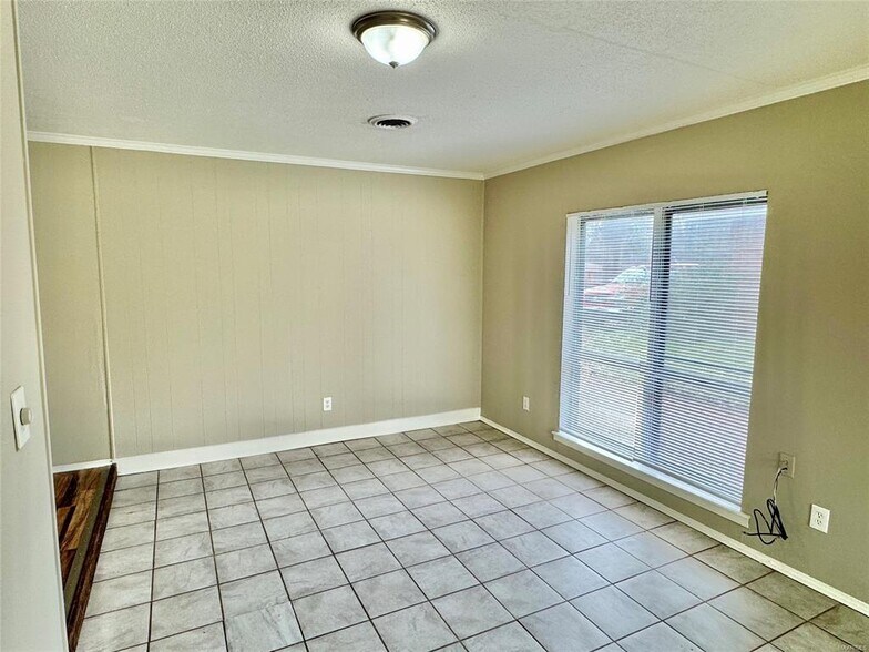 Building Photo - 523 Placid Dr