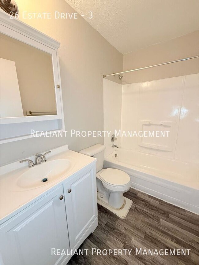 Building Photo - 26 Estate Dr