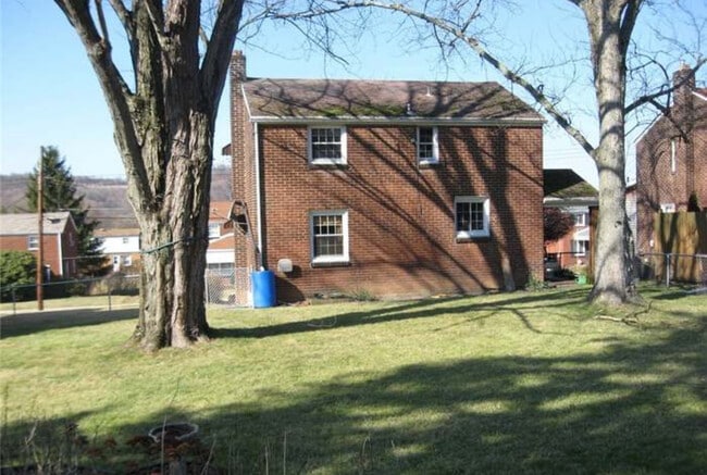 Building Photo - 263 E Fairmont Ave